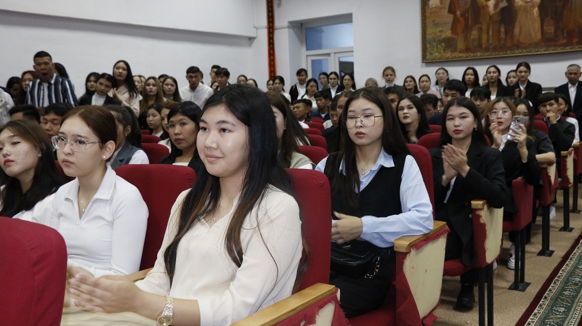 Altynsarin institute hosted a solemn assembly for freshmen