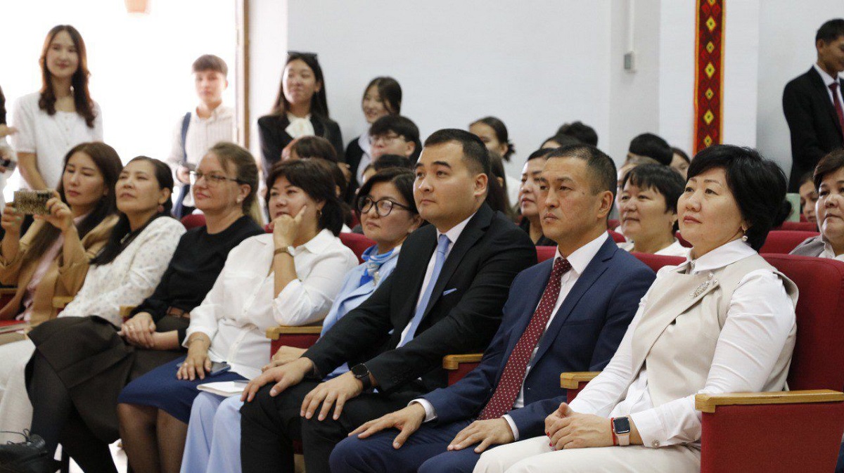 A ceremonial event dedicated to the Day of Knowledge was held at the Arkalyk Pedagogical Institute named after I. Altynsarin