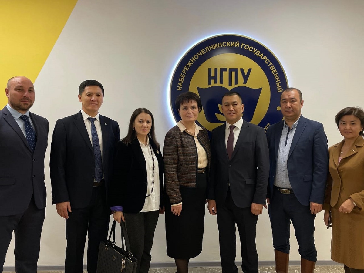 Делегация Altynsarin institute посетила в Татарстане НГПУ
